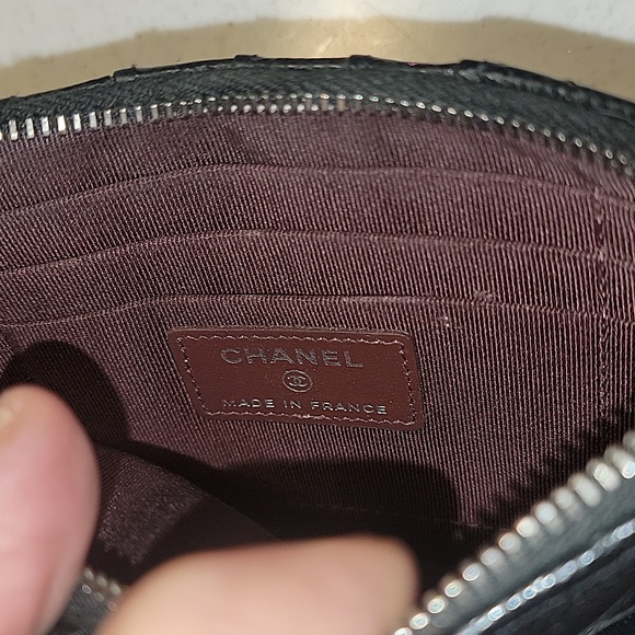 💯Authentic CHANEL caviar shw phone case card wallet - Picture 10 of 11